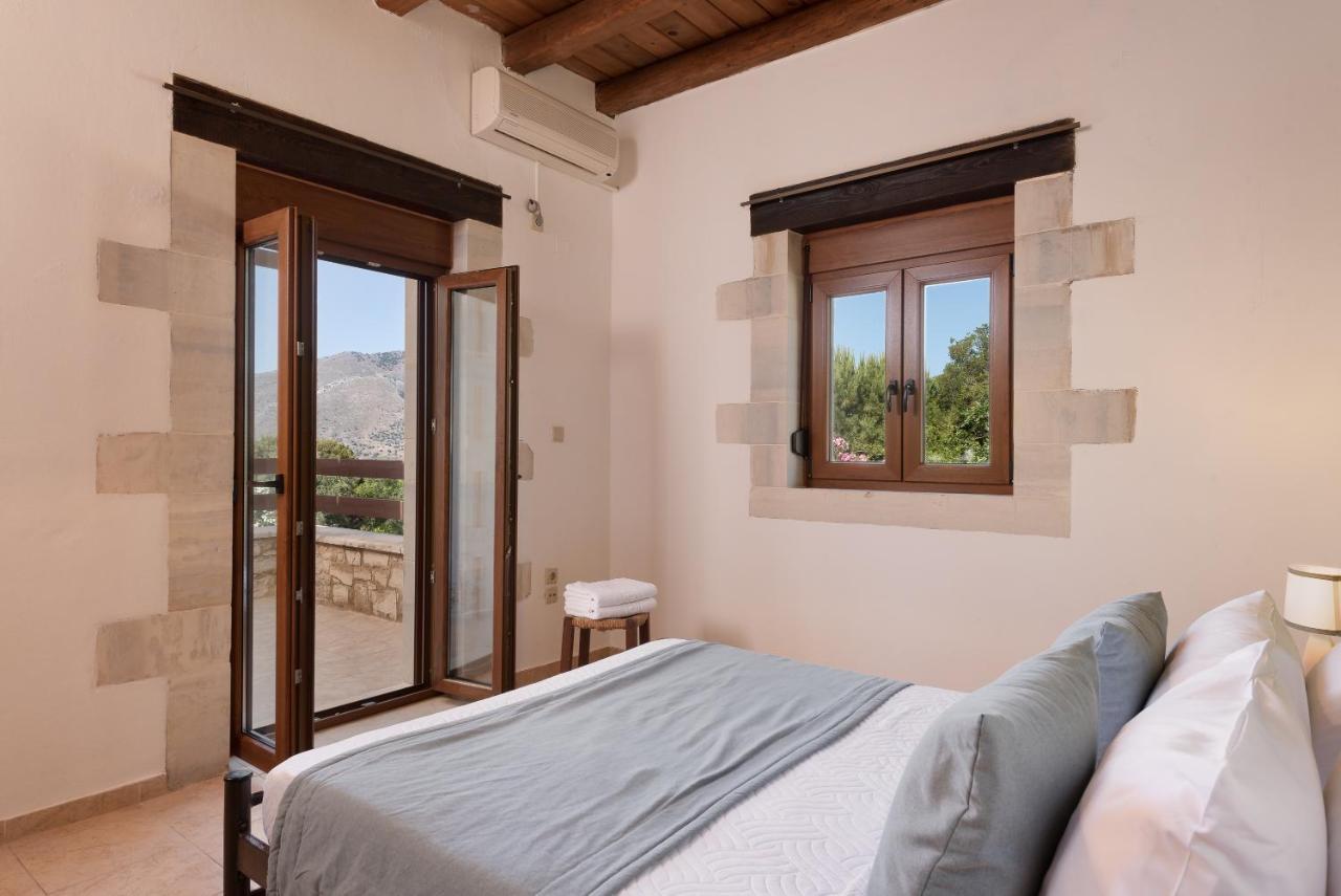 Koules Estate, With Private Pools & Bbq - Embracing Nature, By Thinkvilla Argouli Exterior photo