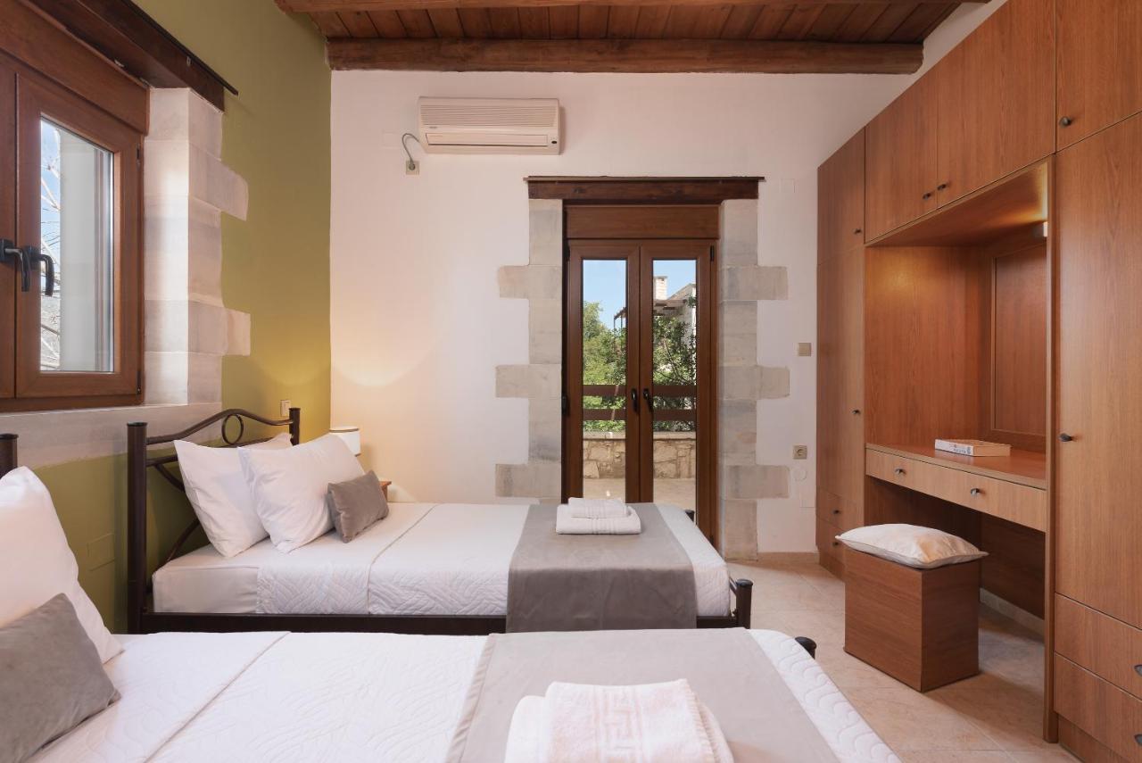 Koules Estate, With Private Pools & Bbq - Embracing Nature, By Thinkvilla Argouli Exterior photo