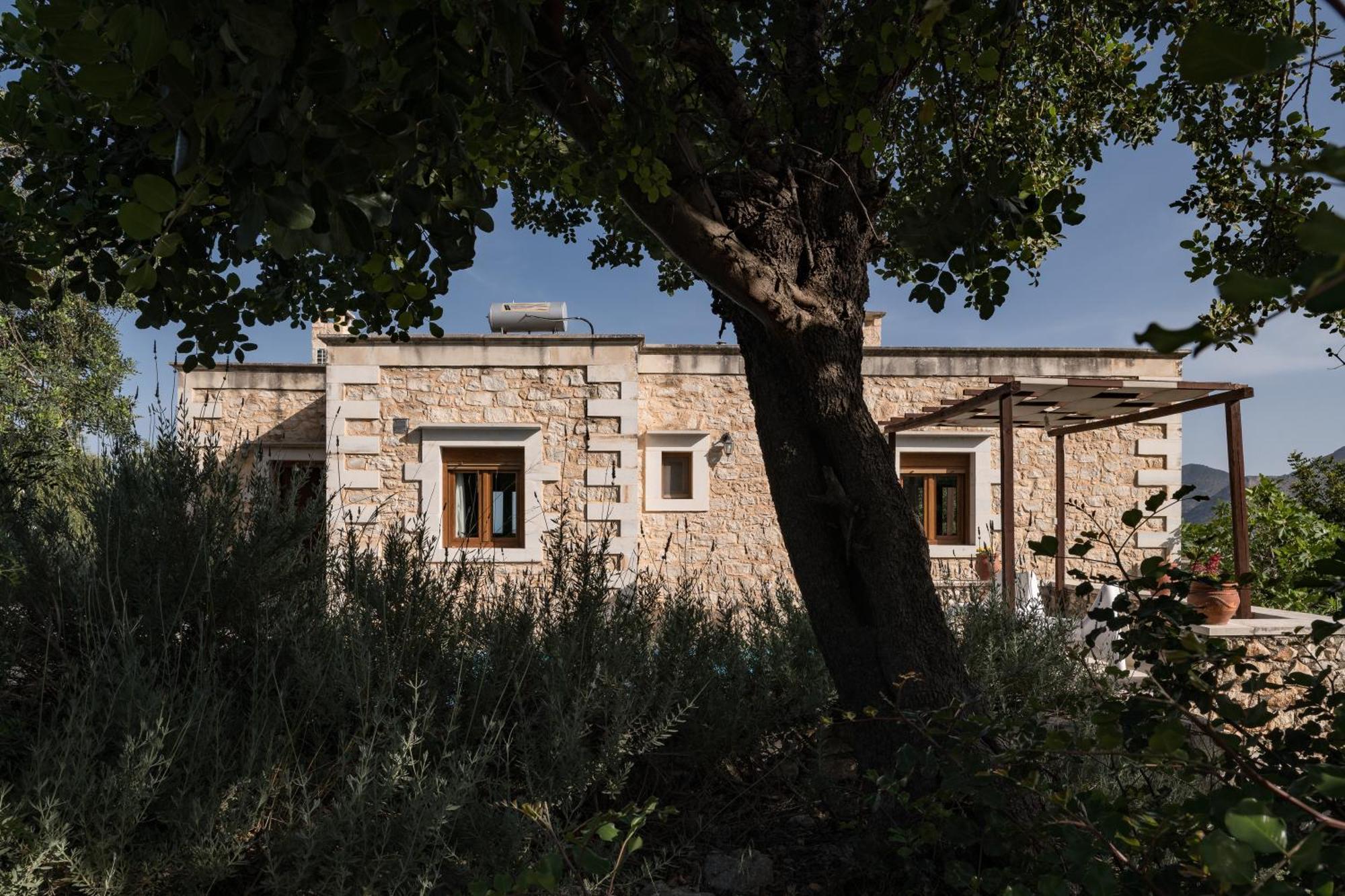 Koules Estate, With Private Pools & Bbq - Embracing Nature, By Thinkvilla Argouli Room photo