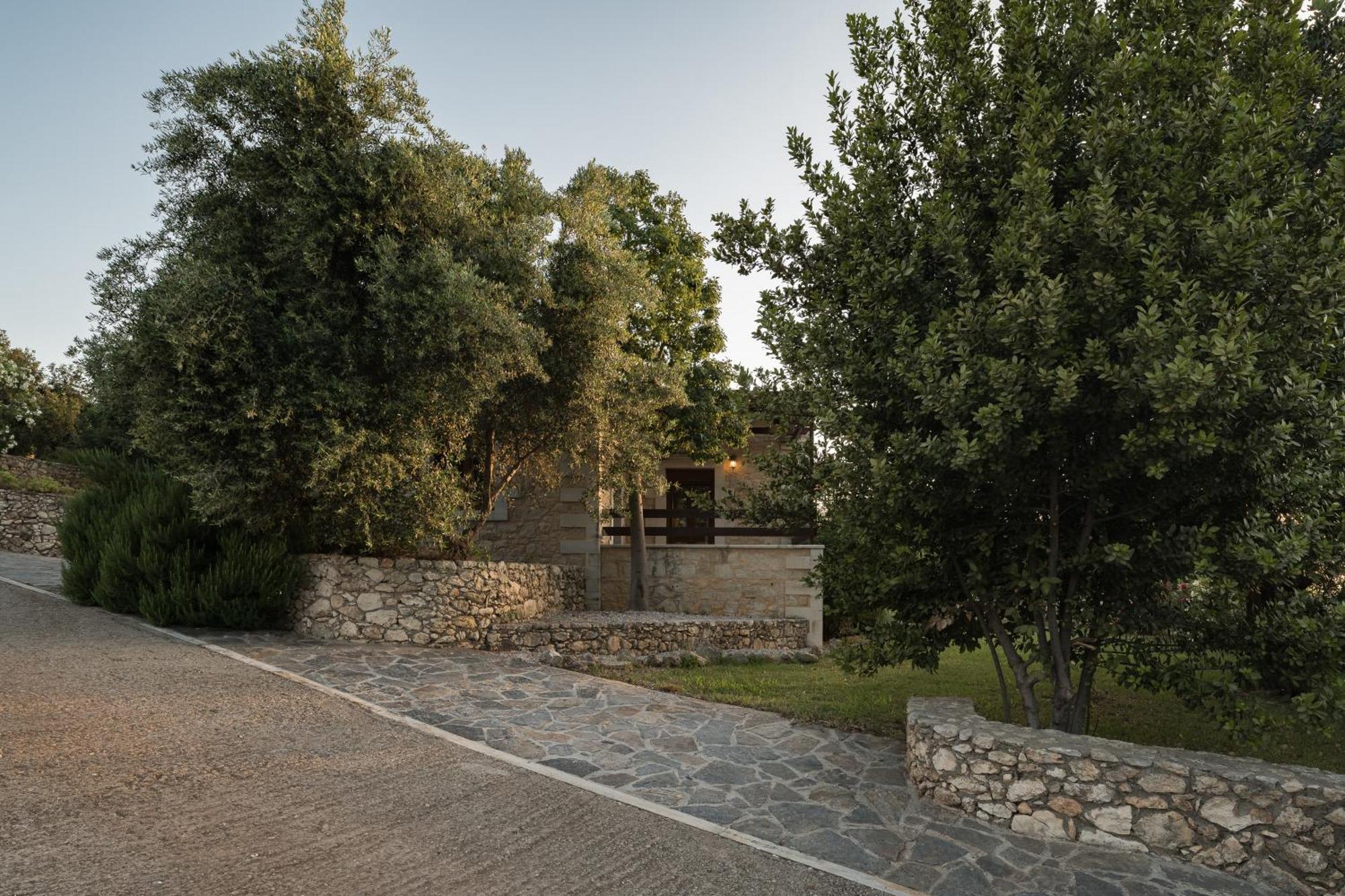 Koules Estate, With Private Pools & Bbq - Embracing Nature, By Thinkvilla Argouli Room photo
